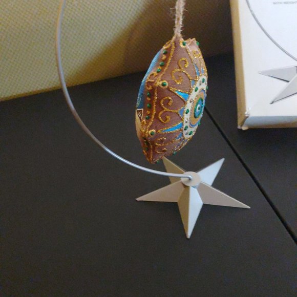 Ornament Hanger - Picture 3 of 10